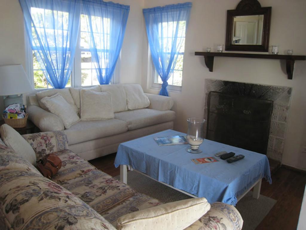 Grape Bay Cottages Mount Pleasant Værelse billede
